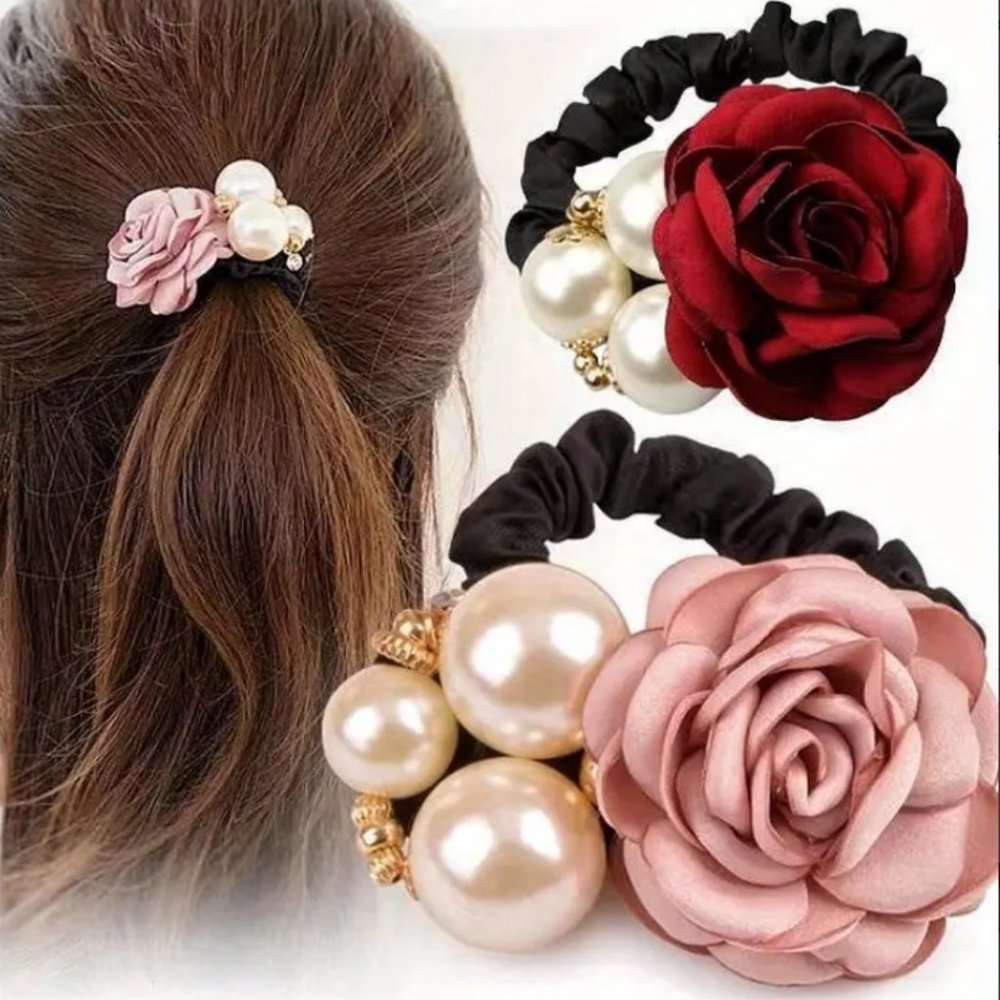 ROSE & PEARLS SCRUNCHIE in Pink